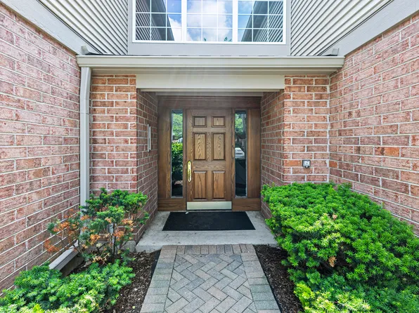 123 Willow Brook Ct APT 2, Schaumburg, IL 60195