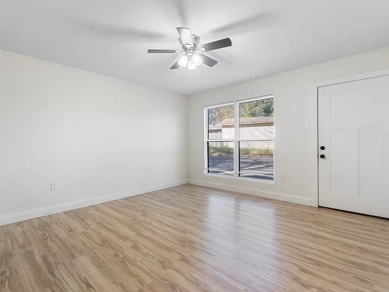 2210 Washington Ave #9 — Photo 13