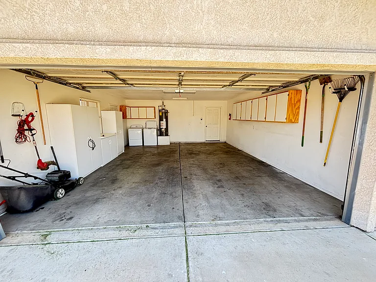 2280 E McVicar Ave — Photo 4