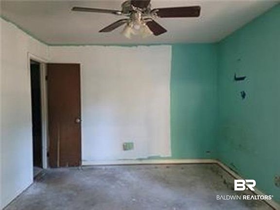 4th image of 8231 Pine West Ct W