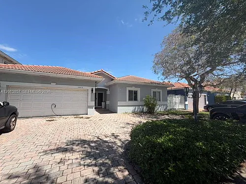 16479 SW 53rd St Photo 1