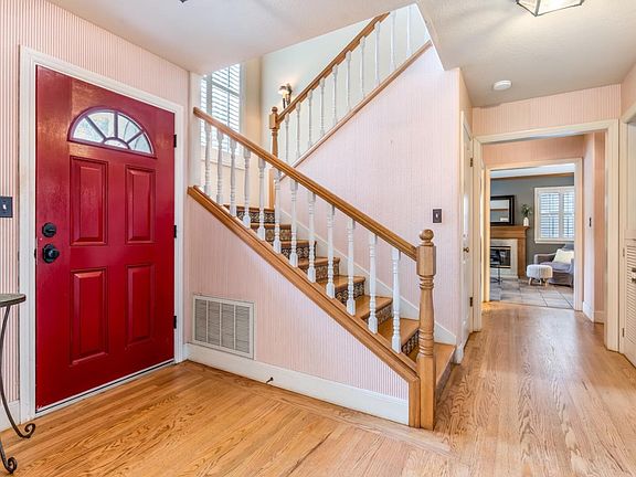 4th image of 212 Angelita Ave