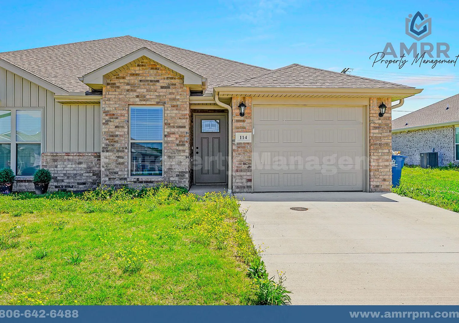 Cozy 3 Bedroom Duplex Available Now — Photo 2