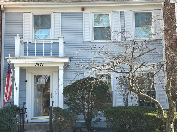 1541 Wedgefield Cir, Naperville, IL 60563