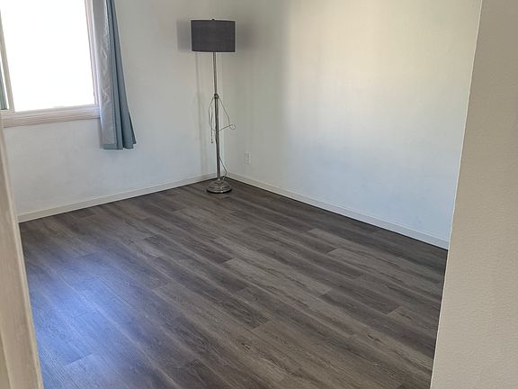 3rd image of 21500 Califa St Unit 152