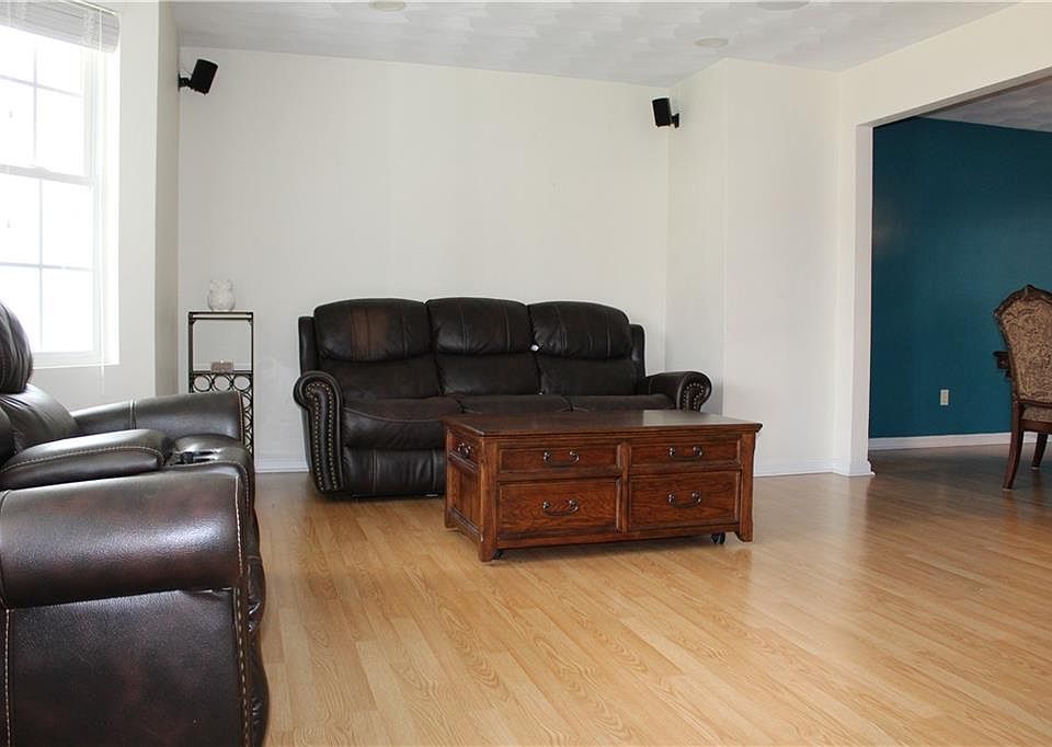 52 Gilcrest Dr, West Warwick, RI 02893 Zillow