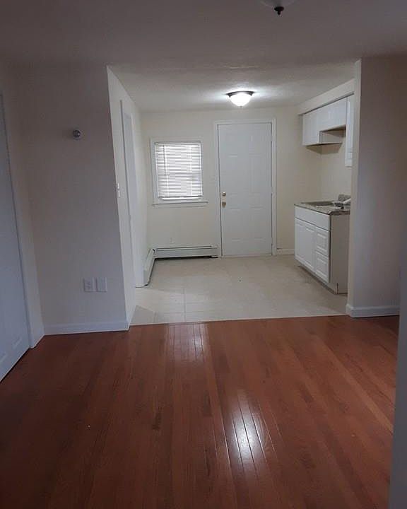 2nd image of 65 Warren St #4