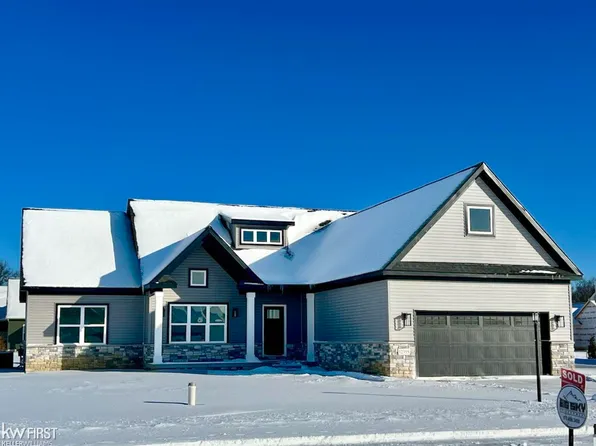 60 Deanna Kay Ct #60, South Lyon, MI 48178