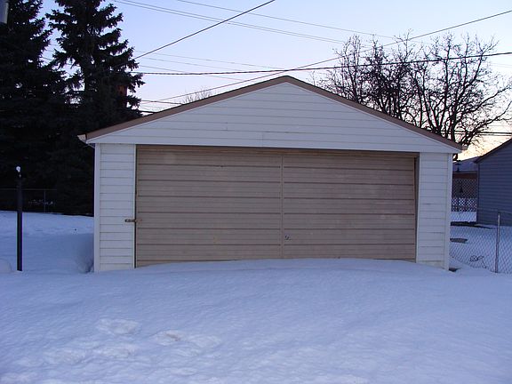 2nd image of 15708 Crescentwood Ave