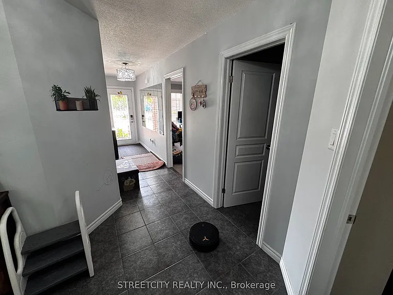 464 Commissioners Rd W #24 — Photo 5