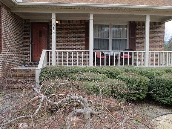 3rd image of 613 Versailles Dr SE
