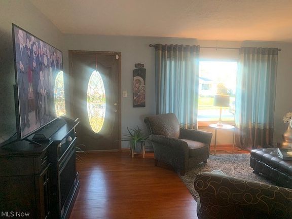 4th image of 9203 Cambridge Dr