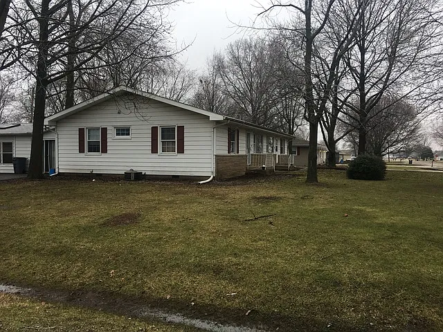 602 E Marshall St photo 1