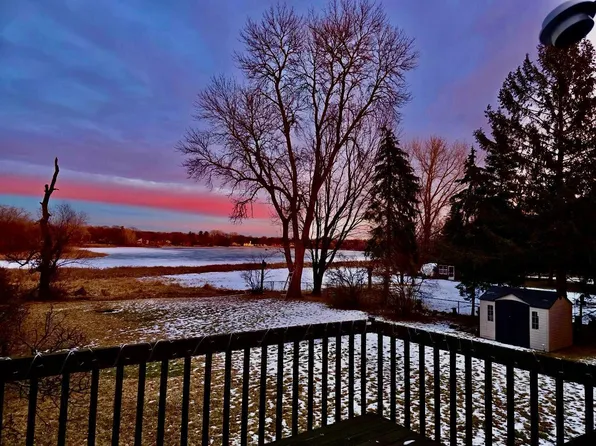 7707 Lakeview Ln NE, Spring Lake Park, MN 55432