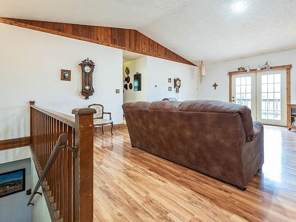 5th image of 13305 E Hillview Ln