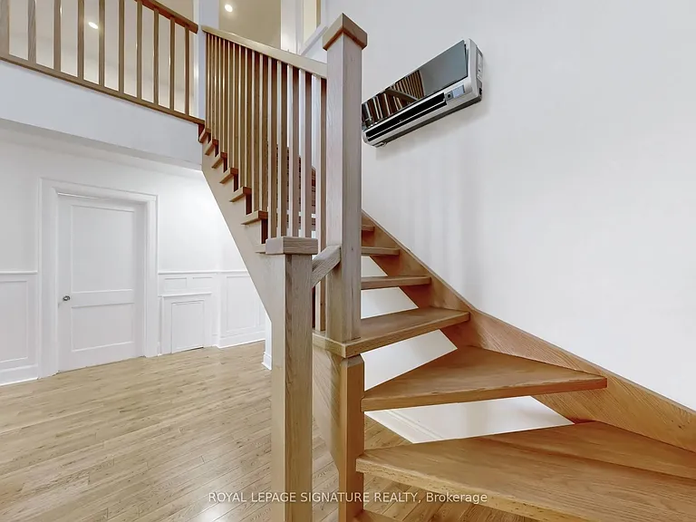 117 Westmount Ave #UPPER — Photo 10