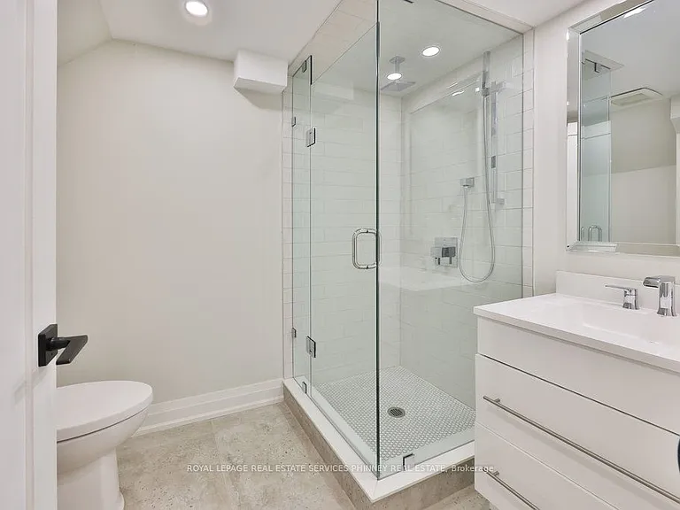 1638 Ruscombe Close — Photo 30