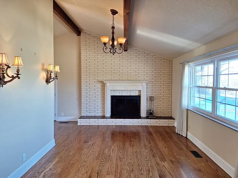 8714 Kingsridge Dr — Photo 4