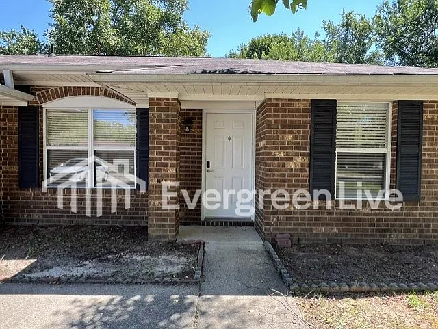 105 Viola Ct — Photo 2