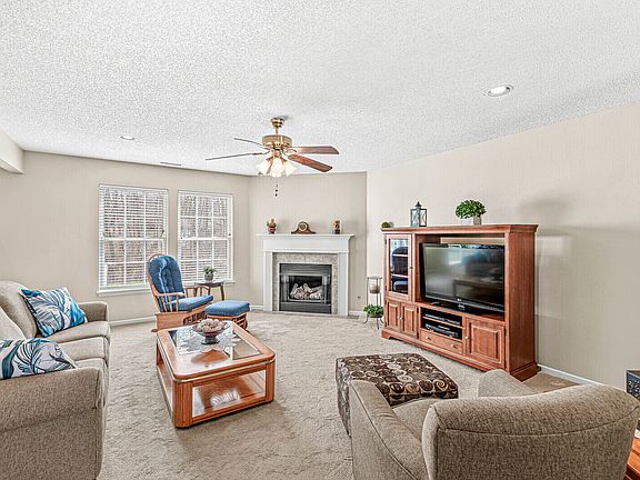 3rd image of 177 Creekside Dr