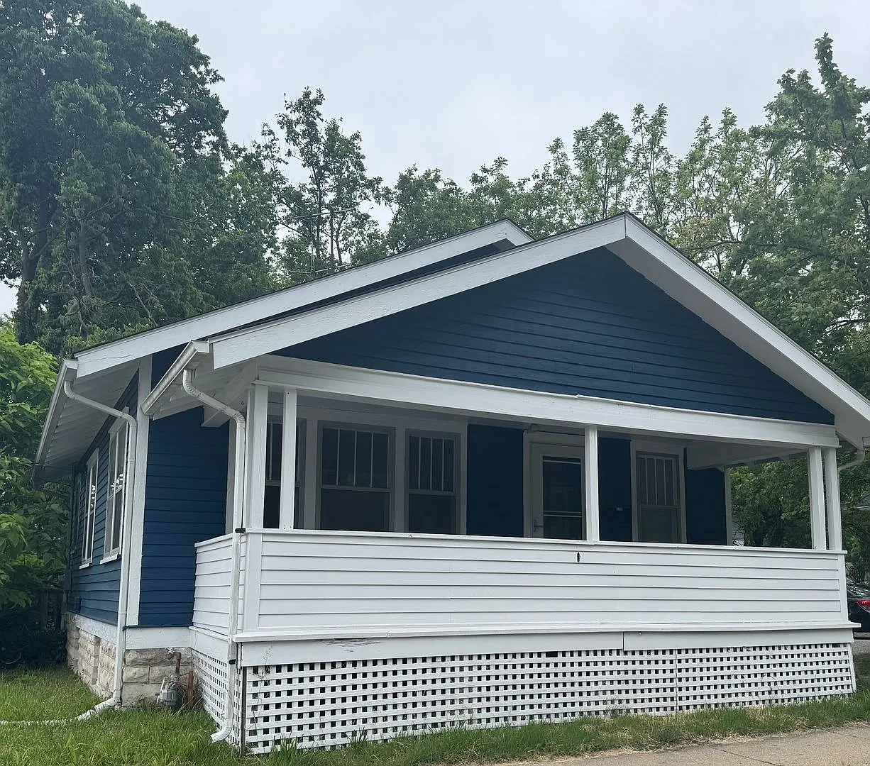 107 E Grimes Lane — Photo 1