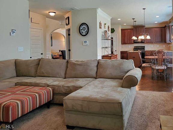 4th image of 864 Nevis Way