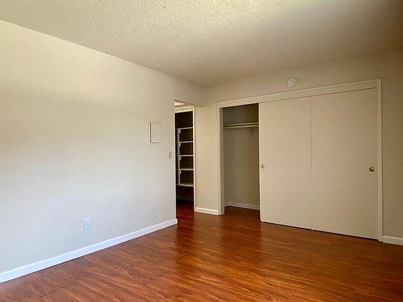 4th image of 4047 Hamilton Ave #E07