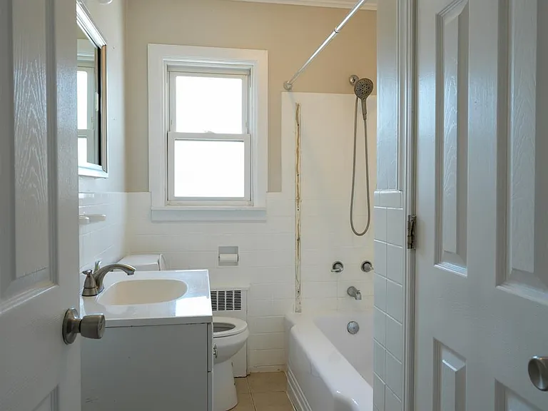 59 Troy Ave #UPPER — Photo 15
