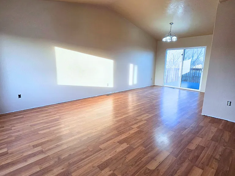 4618 Three Rivers Dr — Photo 3