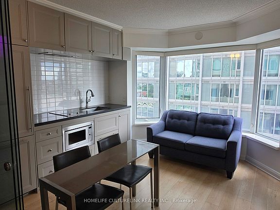 4th image of 155 Yorkville Ave #2010