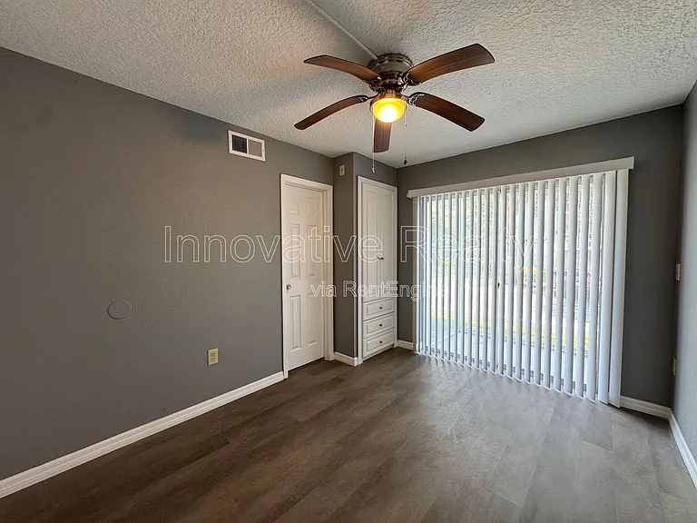 120 Blue Pointe Way #130 — Photo 7