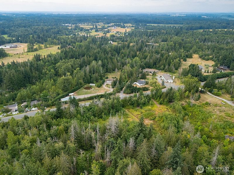 4th image of 3100 Mount Baker Highway