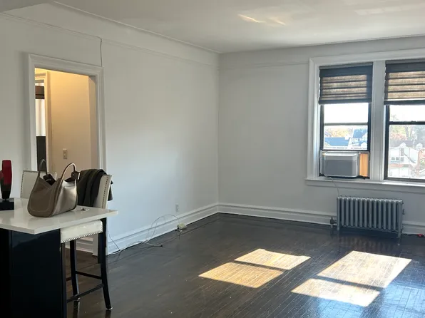 160-15 Powells Cove Boulevard image 13 of 24