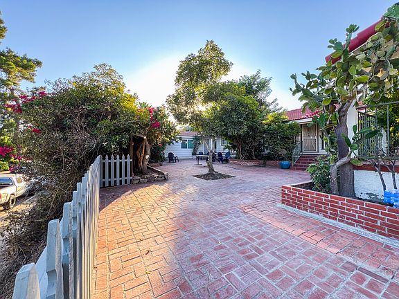 2nd image of 4909 Cresita Dr