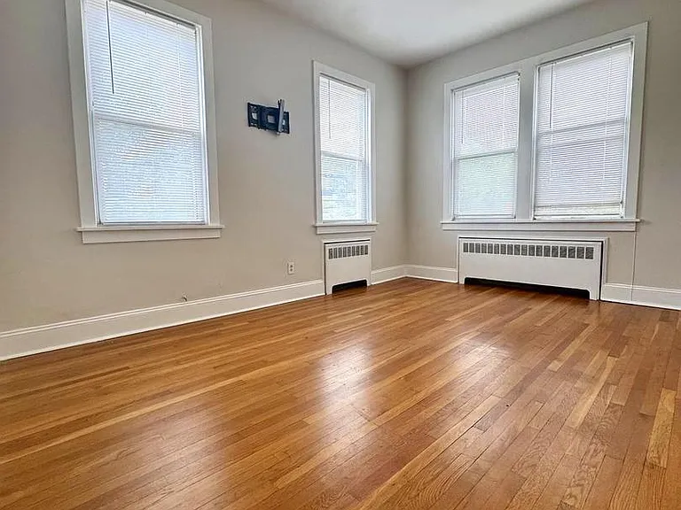 1 Dickinson St — Photo 3