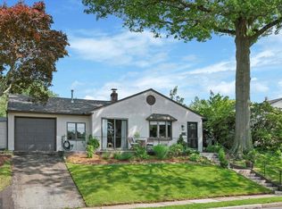 33 Wyndmoor Dr, Wyndmoor, PA 19038