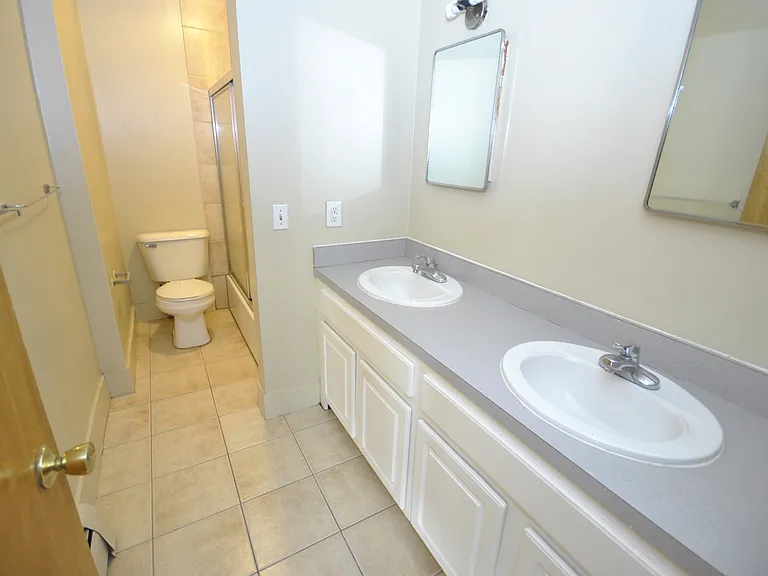 817 Arch St — Photo 25