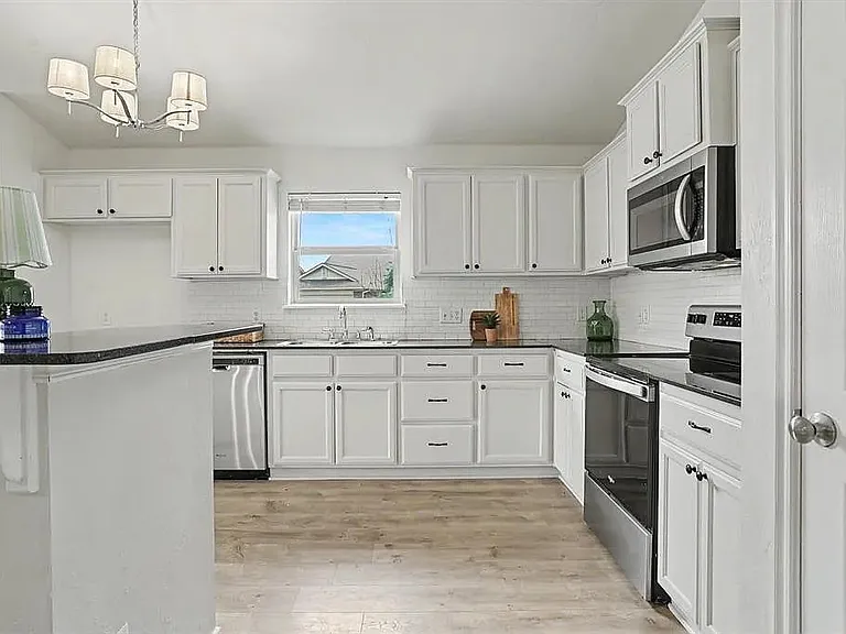 2520 NW 182nd St — Photo 4