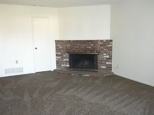 3rd image of 4262 N Woodson Ave