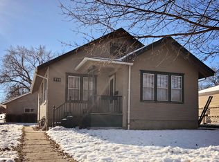 711 W 8th St, Yankton, SD 57078