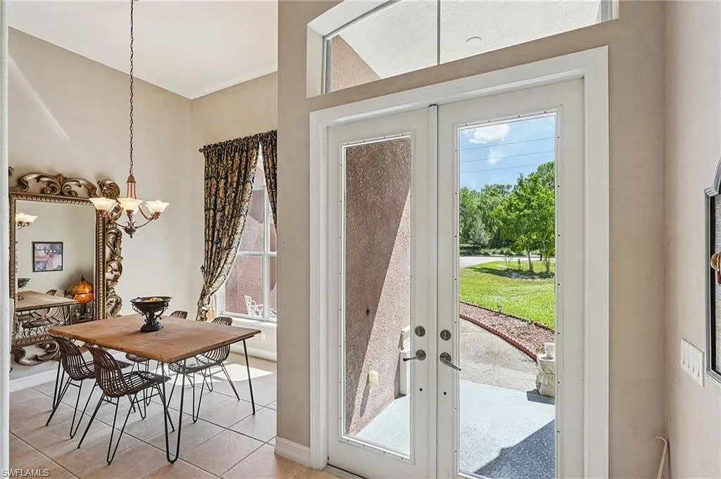 3 bed, 2.0 bath, 2177 sqft, $3,500 — Photo 3