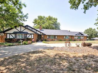 211 Terrace Dr, Watonga, OK 73772