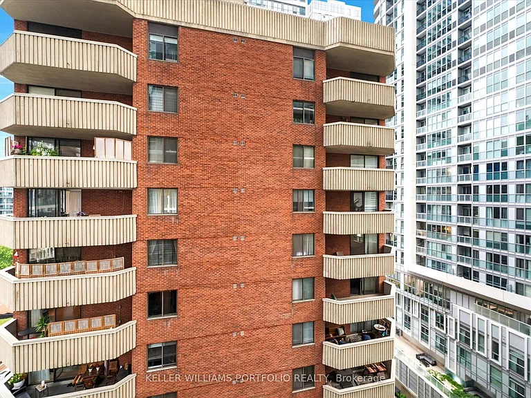 159 Dundas St E #1005 — Photo 28