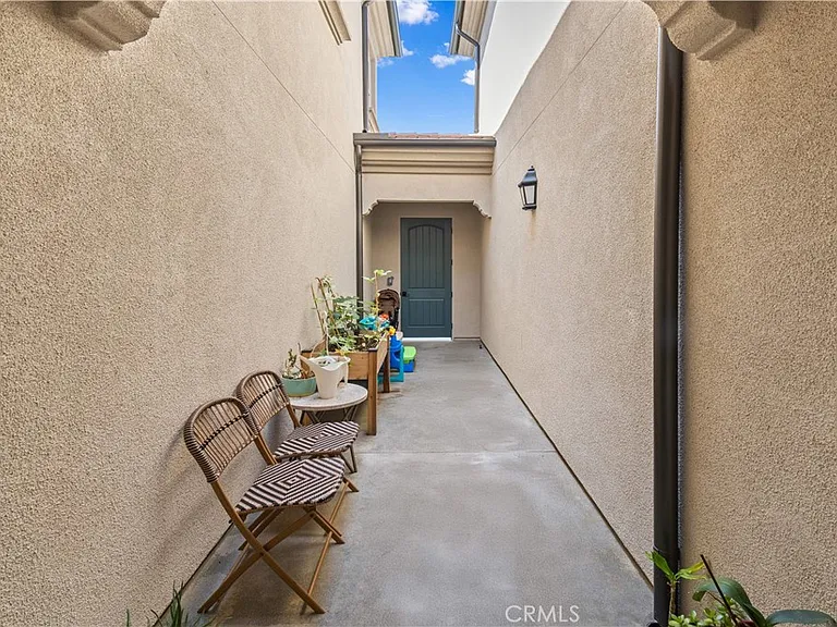 144 Sunnyside — Photo 3