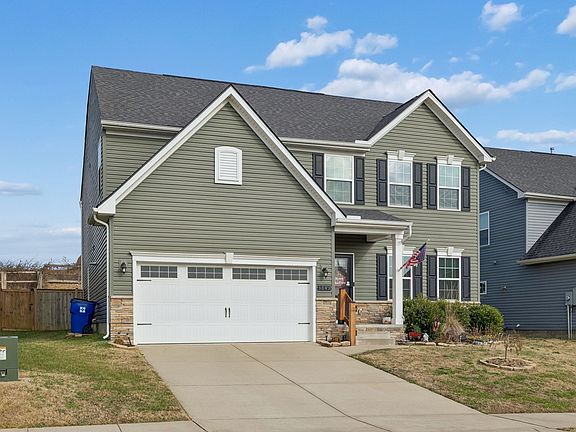3rd image of 3043 Persimmon St
