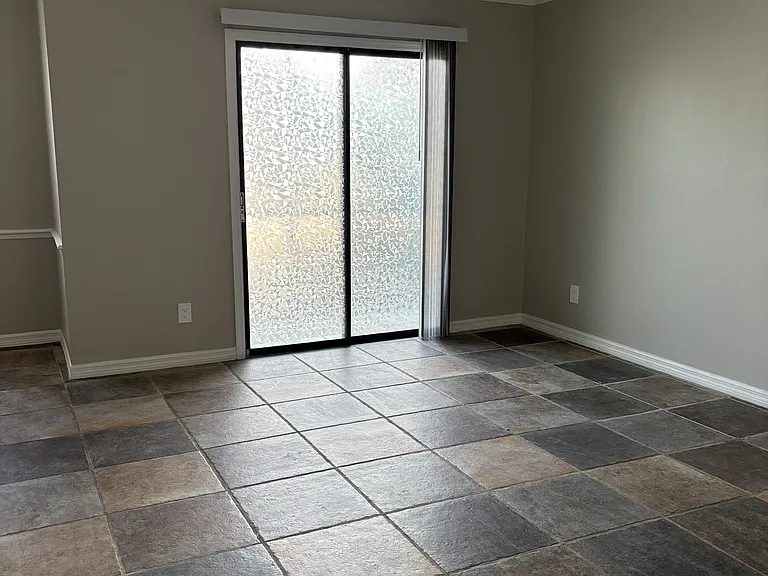315 Grant Ave — Photo 17