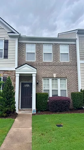 100 Stratford Lakes Dr Photo 1