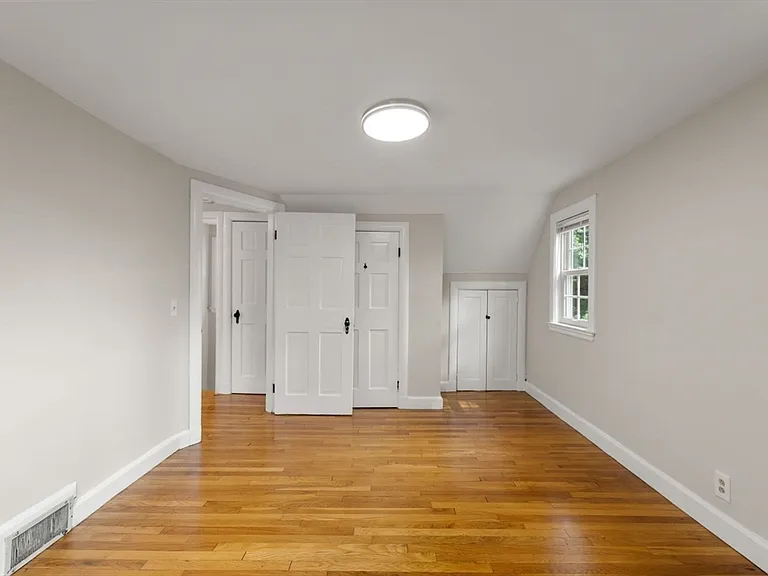 42 Elinor Rd — Photo 26