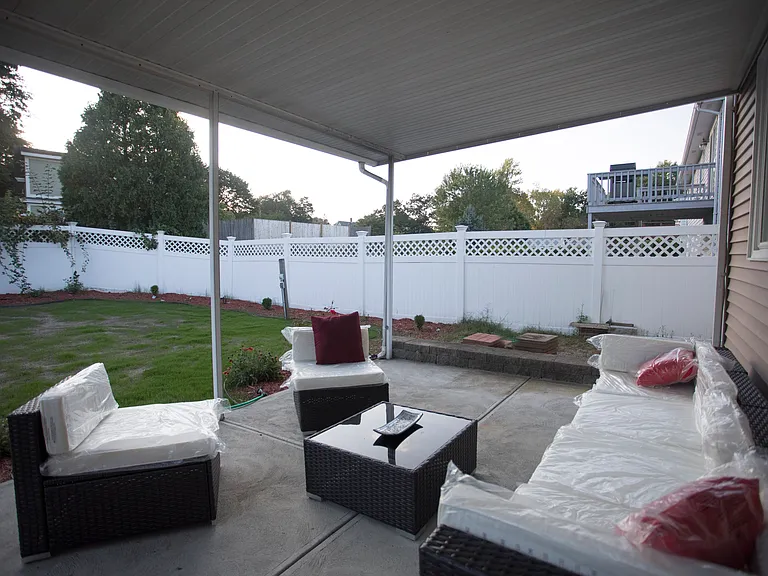 218 Wellspring Dr — Photo 6