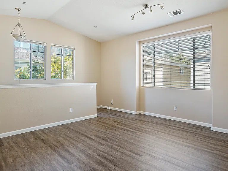 686 E Foothill Blvd — Photo 5
